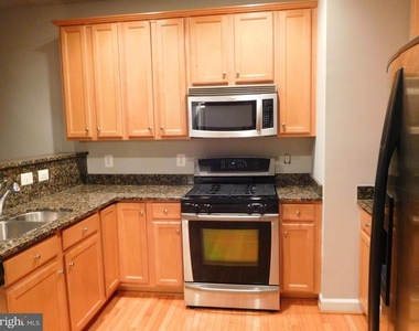 4302 Talmadge Circle - Photo Thumbnail 2
