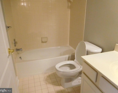 4302 Talmadge Circle - Photo Thumbnail 7