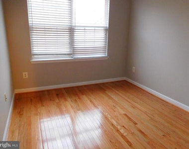 4302 Talmadge Circle - Photo Thumbnail 6