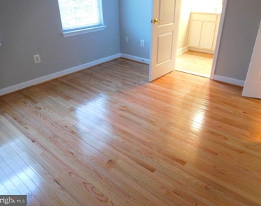 4302 Talmadge Circle - Photo Thumbnail 10