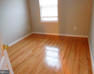 4302 Talmadge Circle - Photo Thumbnail 8