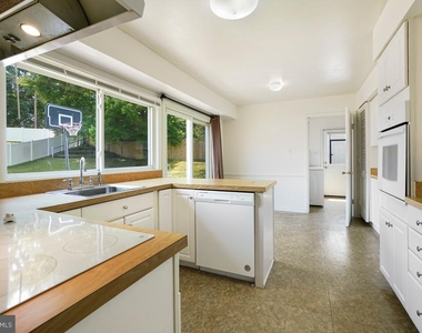 1108 Port Echo Lane - Photo Thumbnail 12