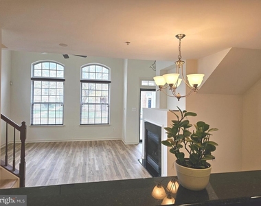 922 Pine Forest Lane - Photo Thumbnail 7
