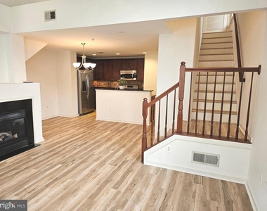 922 Pine Forest Lane - Photo Thumbnail 10