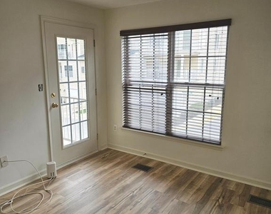 922 Pine Forest Lane - Photo Thumbnail 18