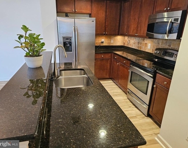 922 Pine Forest Lane - Photo Thumbnail 9