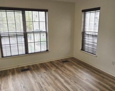922 Pine Forest Lane - Photo Thumbnail 19