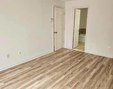 922 Pine Forest Lane - Photo Thumbnail 12