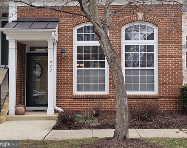 922 Pine Forest Lane - Photo Thumbnail 3