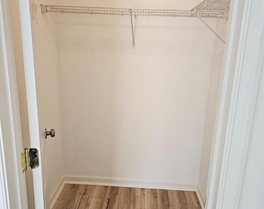 922 Pine Forest Lane - Photo Thumbnail 13
