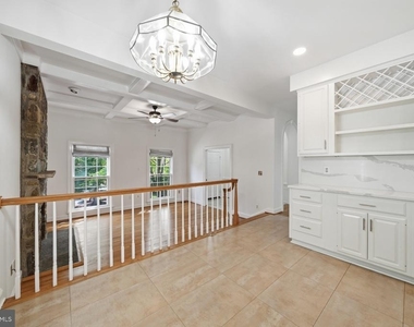 8904 Barrowgate Court - Photo Thumbnail 18