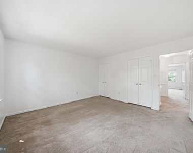 8904 Barrowgate Court - Photo Thumbnail 27
