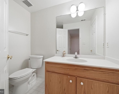 8904 Barrowgate Court - Photo Thumbnail 39