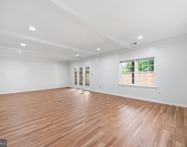 8904 Barrowgate Court - Photo Thumbnail 35