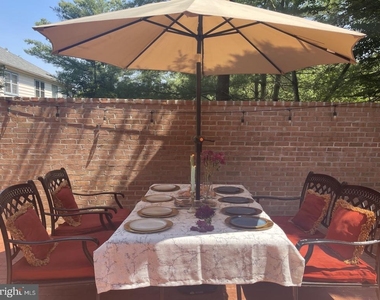 8904 Barrowgate Court - Photo Thumbnail 41