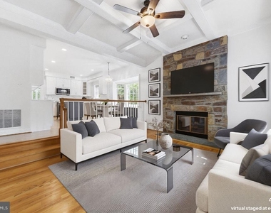 8904 Barrowgate Court - Photo Thumbnail 14