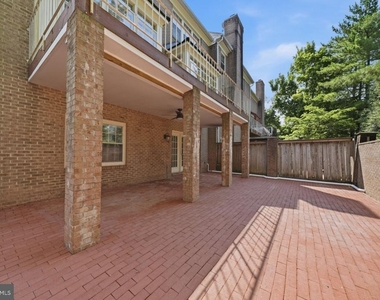 8904 Barrowgate Court - Photo Thumbnail 45