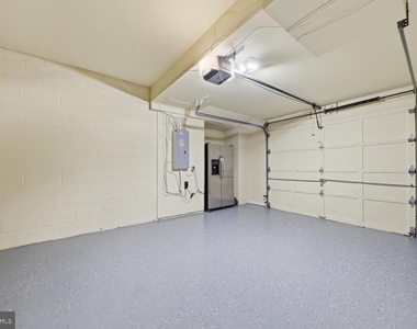 8904 Barrowgate Court - Photo Thumbnail 49