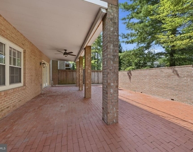 8904 Barrowgate Court - Photo Thumbnail 44