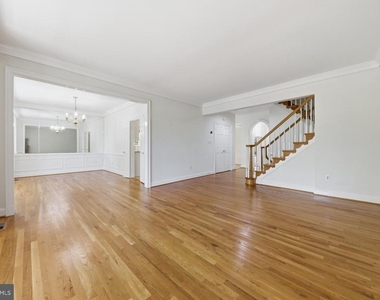 8904 Barrowgate Court - Photo Thumbnail 5