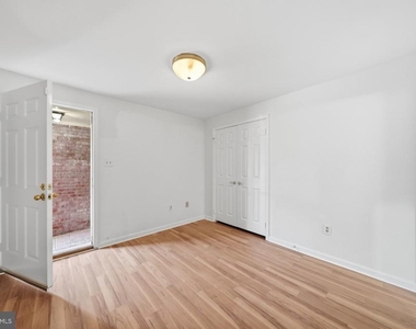 8904 Barrowgate Court - Photo Thumbnail 36