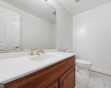 8904 Barrowgate Court - Photo Thumbnail 31