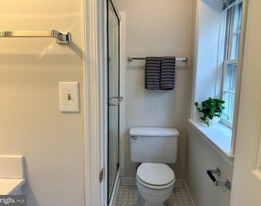 4847 Chevy Chase Drive - Photo Thumbnail 10