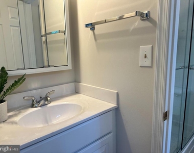 4847 Chevy Chase Drive - Photo Thumbnail 11