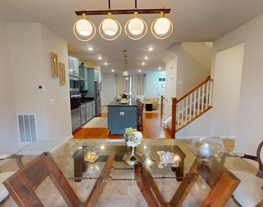 10147 Kings Grove Way - Photo Thumbnail 10