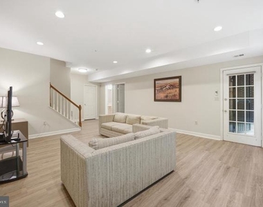7809 Hidden Meadow Terrace - Photo Thumbnail 31