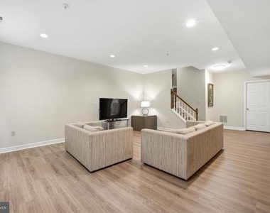 7809 Hidden Meadow Terrace - Photo Thumbnail 30