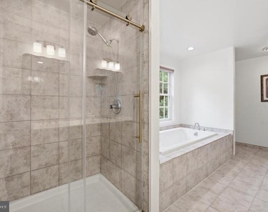 7809 Hidden Meadow Terrace - Photo Thumbnail 23