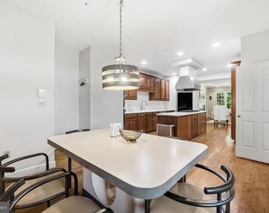 7809 Hidden Meadow Terrace - Photo Thumbnail 10