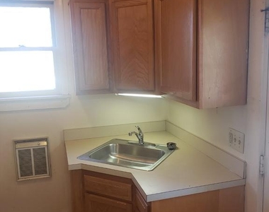 5841 Main Street Se - Photo Thumbnail 3