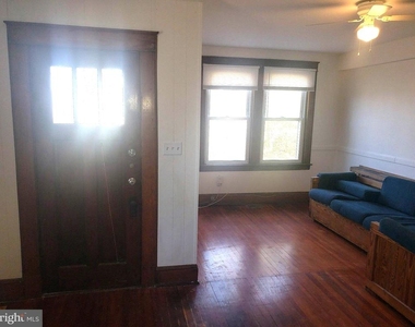 5841 Main Street Se - Photo Thumbnail 8