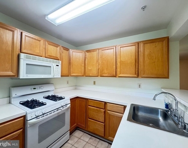 9151 Gracious End Court - Photo Thumbnail 7