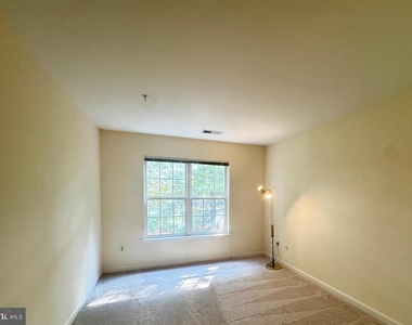 9151 Gracious End Court - Photo Thumbnail 12