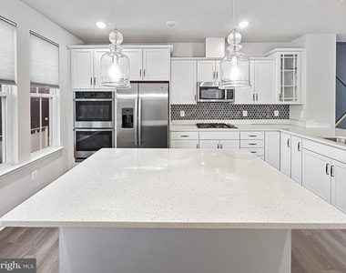 414 Matlock Ln - Photo Thumbnail 3