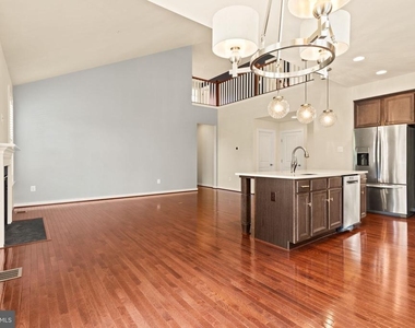 1112 Saxton Drive - Photo Thumbnail 13