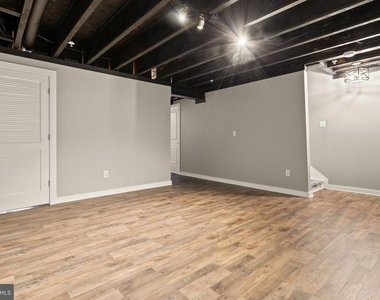 1112 Saxton Drive - Photo Thumbnail 44