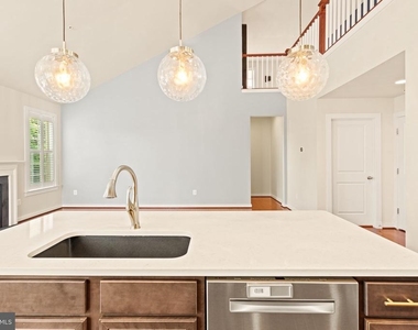 1112 Saxton Drive - Photo Thumbnail 12
