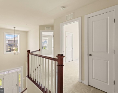 1112 Saxton Drive - Photo Thumbnail 35