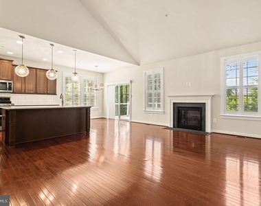 1112 Saxton Drive - Photo Thumbnail 18