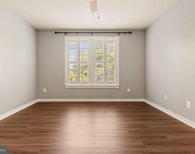 1112 Saxton Drive - Photo Thumbnail 21
