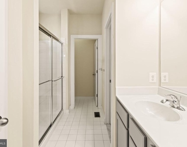 1112 Saxton Drive - Photo Thumbnail 25