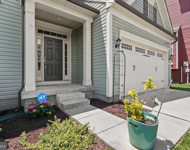 1112 Saxton Drive - Photo Thumbnail 1