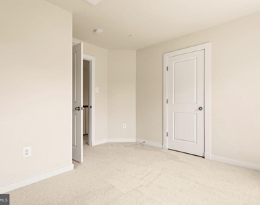 1112 Saxton Drive - Photo Thumbnail 39