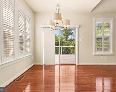 1112 Saxton Drive - Photo Thumbnail 16