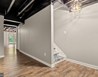 1112 Saxton Drive - Photo Thumbnail 43