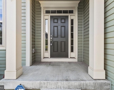 1112 Saxton Drive - Photo Thumbnail 2